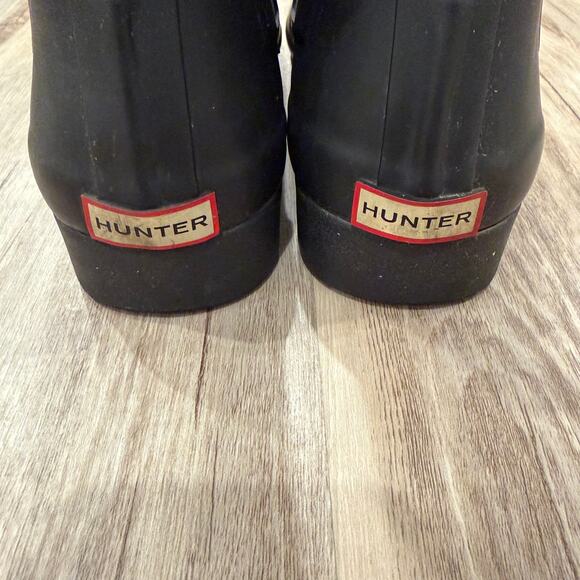 HUNTER Women's Original Refined Chelsea Slim-Fit Waterproof Rain Boots, Size 8 - Picture 7 of 8